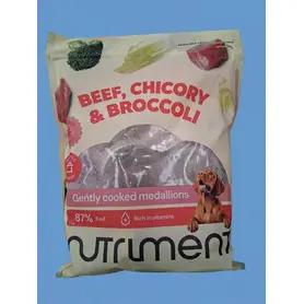 Nutriment Beef, Chicory & Broccoli Gently Cooked Medallions 800g