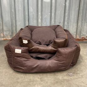 *REDUCED TO CLEAR* Deluxe Settee Dark Brown